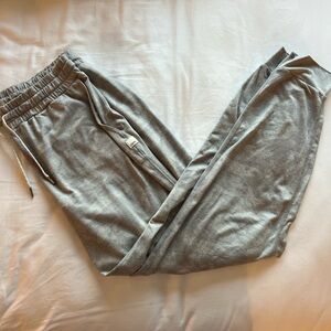 Vuori Gray Camo Jogger Pants – Comfortable Everyday Sweatpants